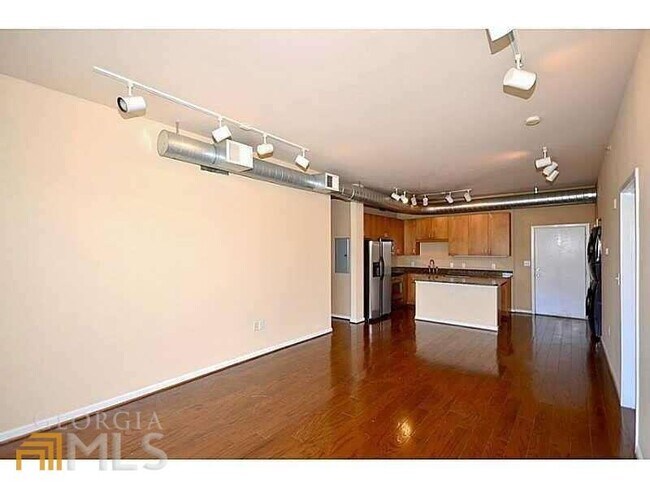 Foto del edificio - 5300 Peachtree Rd
