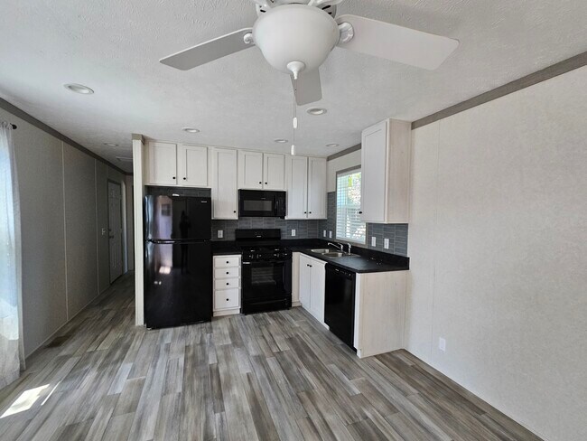 Foto del edificio - 2416 Catalpa St