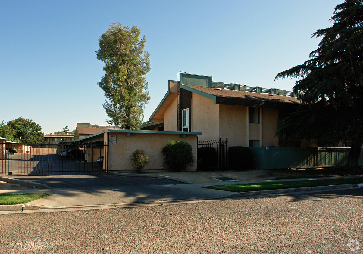 Primary Photo - Fountain West Apartments