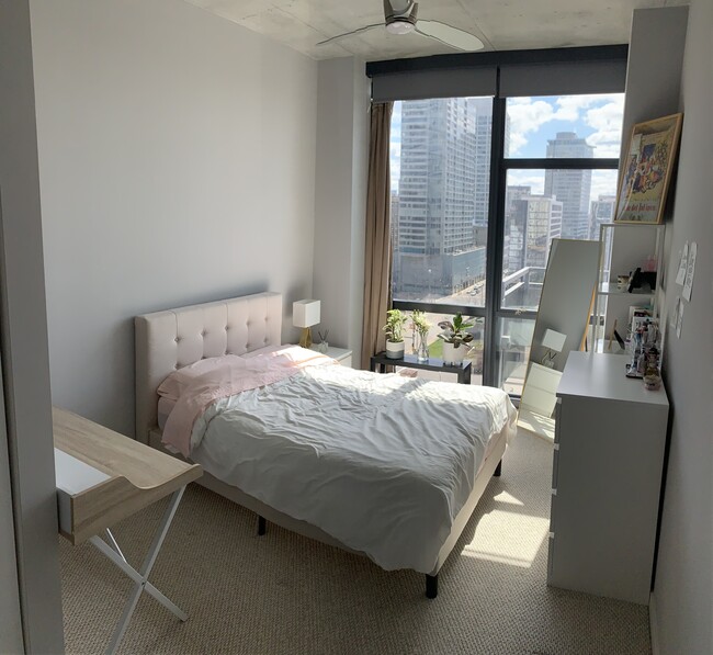 Master Room - 235 W Van Buren St