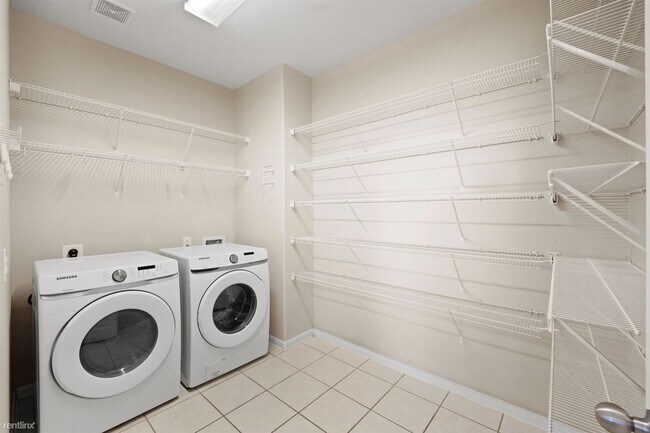 Foto del edificio - 3 br, 2.5 bath House - 26430 Richwood Oaks...