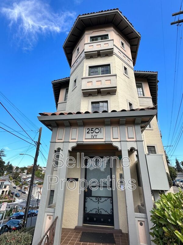 Foto del edificio - 2501 Ivy Dr