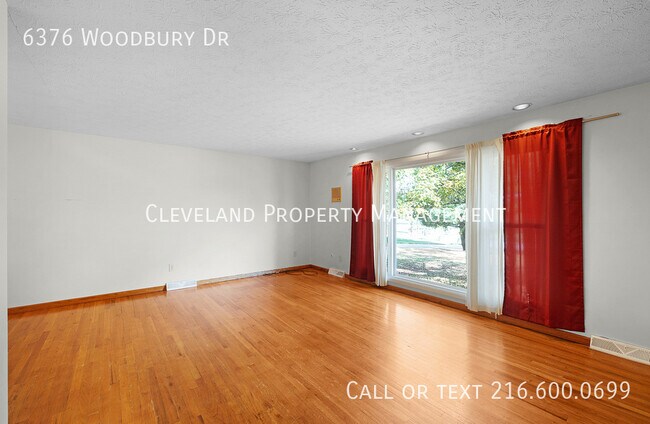 Foto del edificio - 6376 Woodbury Dr