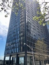 Building Photo - 910 N Lake Shore Dr