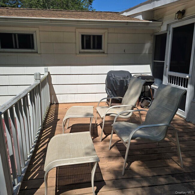 Foto del edificio - 14 Ann Ln