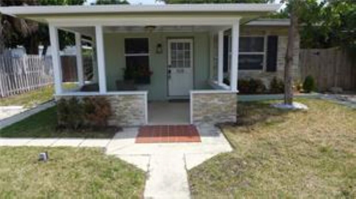 Foto principal - 828 NE 16th Ave