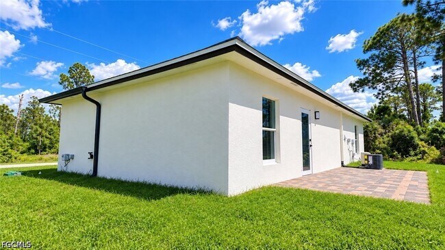 Foto del edificio - 304 McArthur Blvd