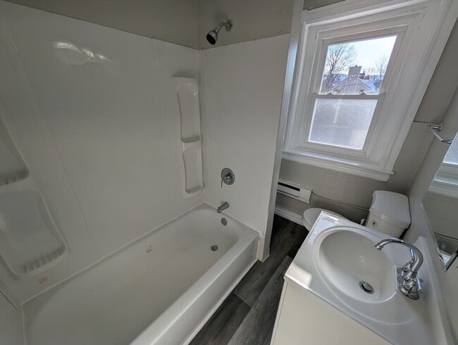 Building Photo - 240 E Hamilton St