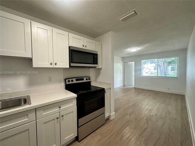Foto del edificio - 5911 NE 18th Ave