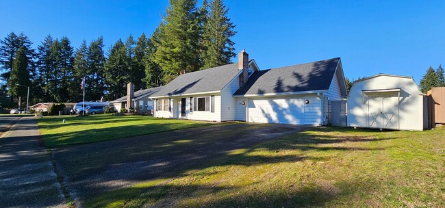 Building Photo - Two-Story in Parkwood