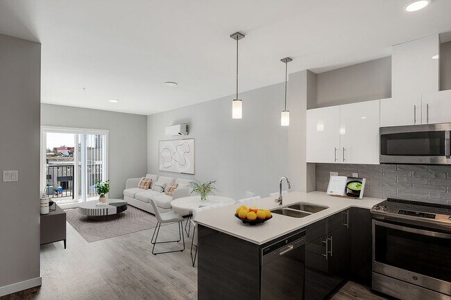 Kitchen - Treanor Terrace Apartments