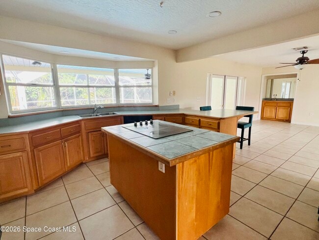 Building Photo - 618 Hibiscus Trail