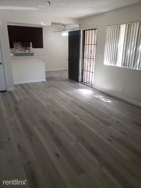 Foto principal - 928 S Cypress Ave
