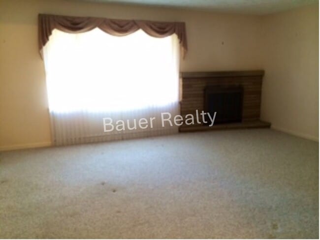 Building Photo - Three Bedroom, Southside Ashland