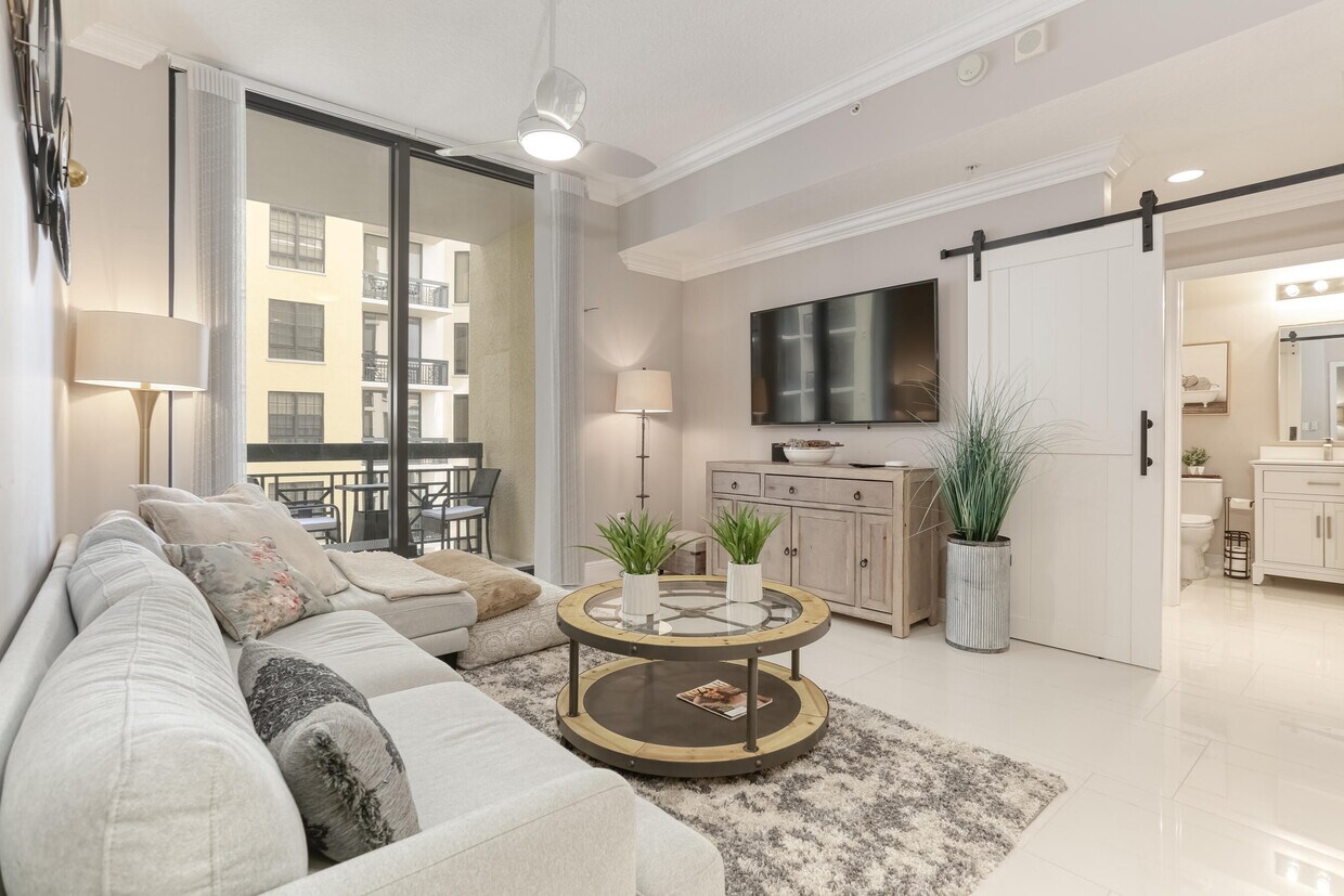 Foto principal - 701 S Olive Ave