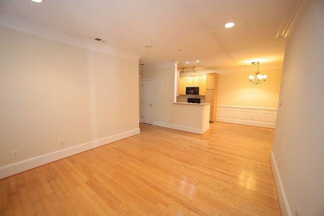 Building Photo - First Floor Condo in Atlantic Place