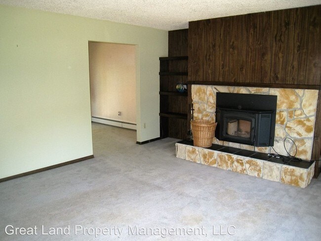 Building Photo - 3 br, 1.5 bath House - 17111 Meadow Creek
