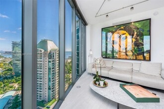 Building Photo - 2831 S Bayshore Dr