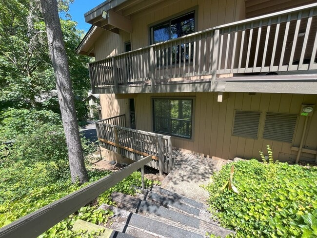 Foto del edificio - 1Bd/1Ba Condo in West Haven/Sylvan w/ Carp...