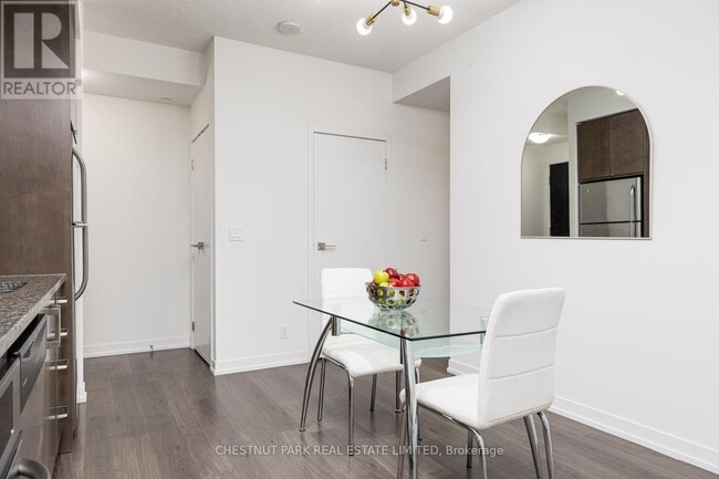 Building Photo - 98 Lillian St