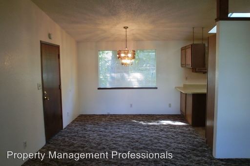 Building Photo - 506 NW Elm St