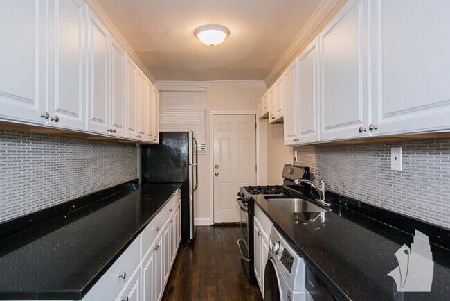 Foto del edificio - 724 W Roscoe St