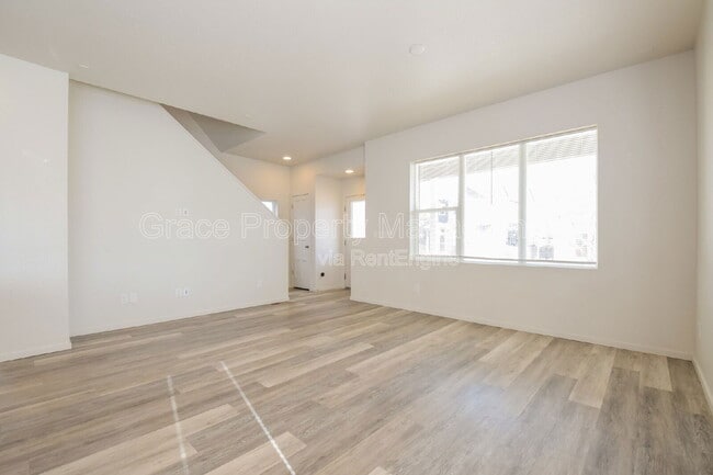 Foto del edificio - 4647 Crestone Peak St