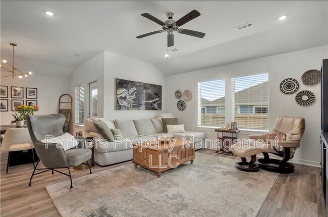 Foto del edificio - 4435 W Canyon Run Dr