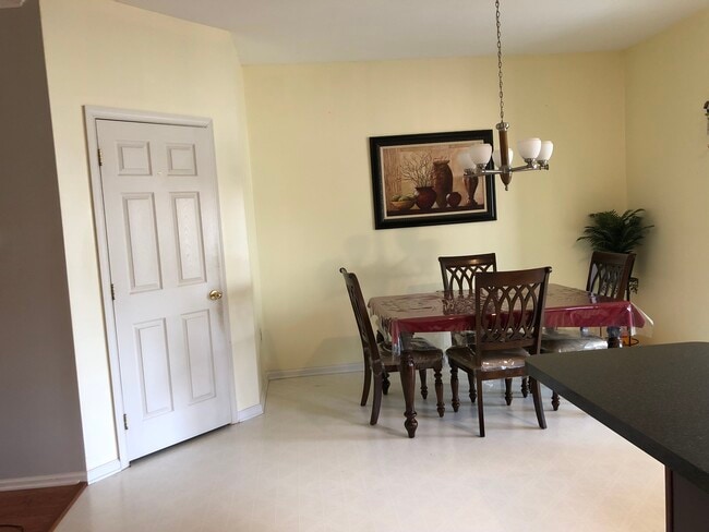 Building Photo - 40 Arbor Cir