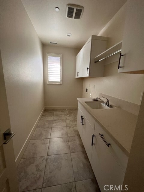 Building Photo - 62 Hartman