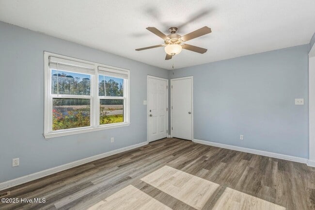 Foto del edificio - Updated 3 Bedroom Off Of Gumbranch