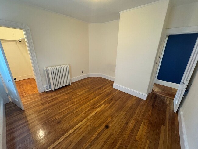 Foto del edificio - Beautiful, Pet Friendly 3 Bed in Somerville!