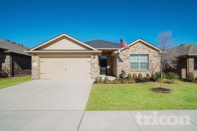 Building Photo - 304 Foxhunter St