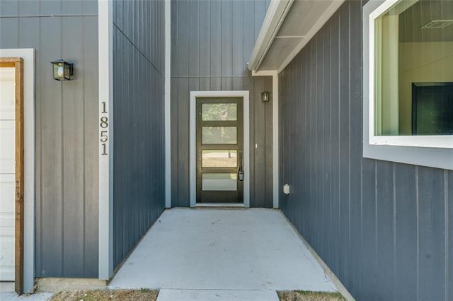 Building Photo - 1851 Highland Dr E