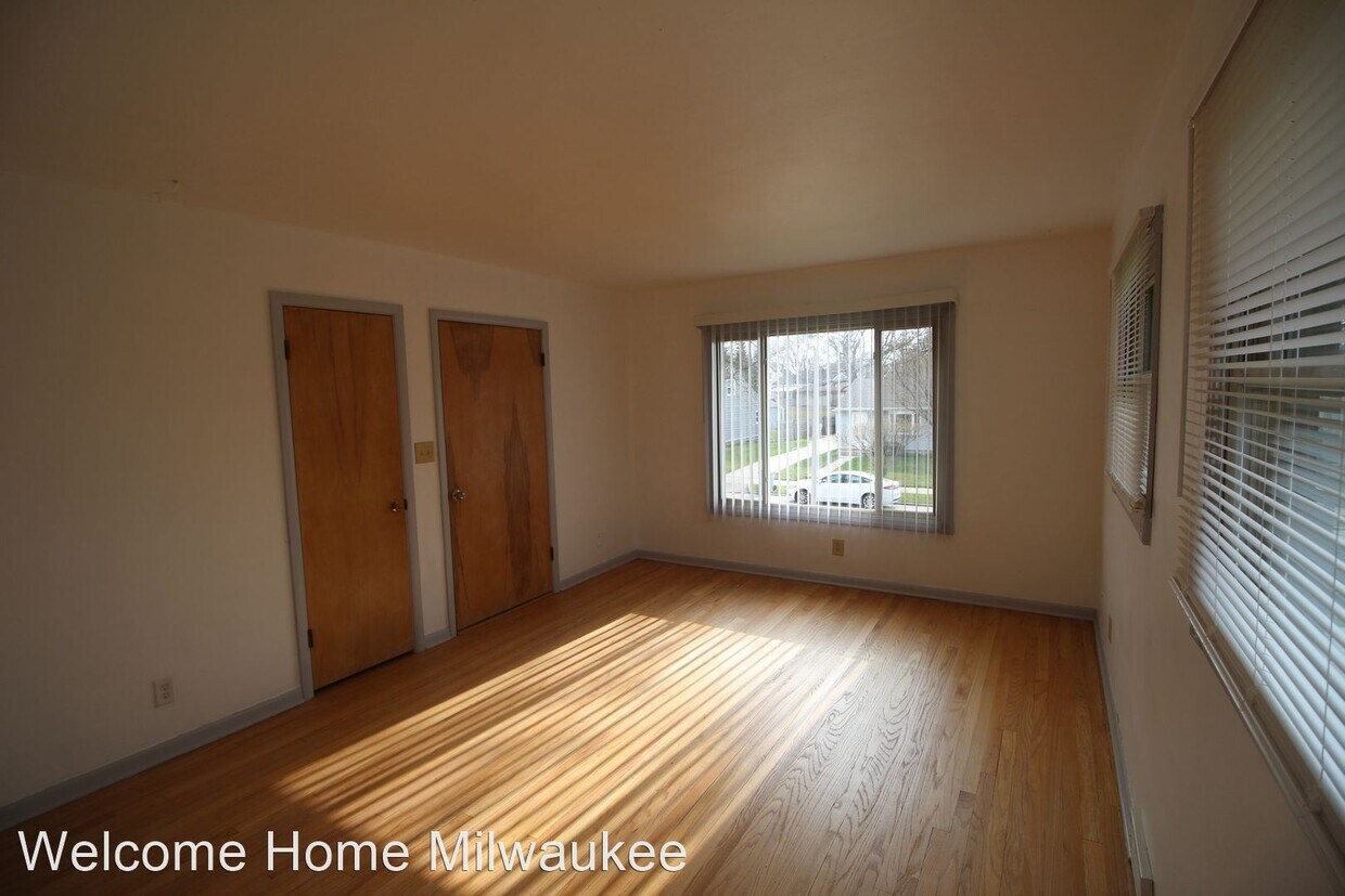 Primary Photo - 3964-3966 S 52nd St