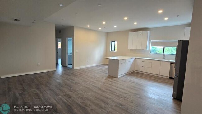 Building Photo - 3721 SW 12th Pl