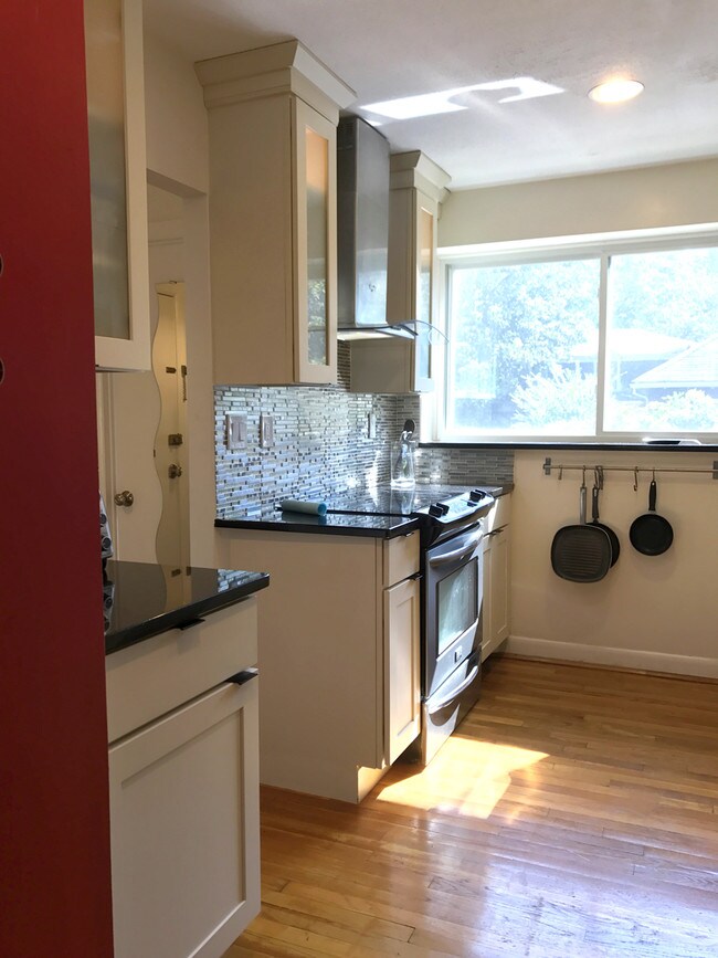 Building Photo - 57A Saint Paul St