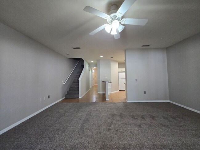 Foto del edificio - 2 Bed / 2.5 Bath Townhome with Upstairs Office/Sitting Area – Eagle Trace