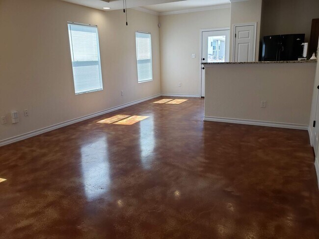 Foto del edificio - Townhome END unit