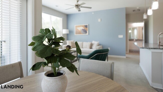 Foto del edificio - 16200 Croft Dr