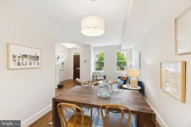 Foto del edificio - 1305 C St NE