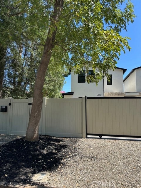 Foto principal - 5904 Donna Ave