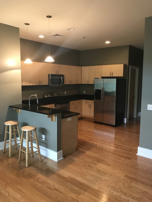 Primary Photo - 2201 8th Ave S
