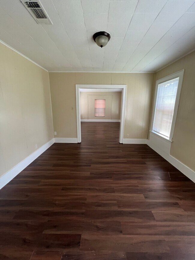 Building Photo - Spacious 3bed/1bath house in Beaumont