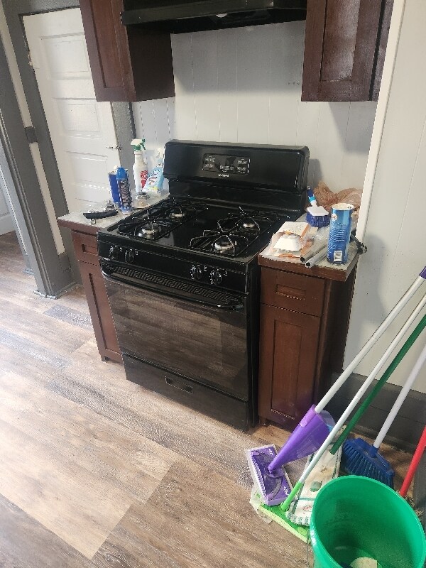 Building Photo - 2117 S Maple St