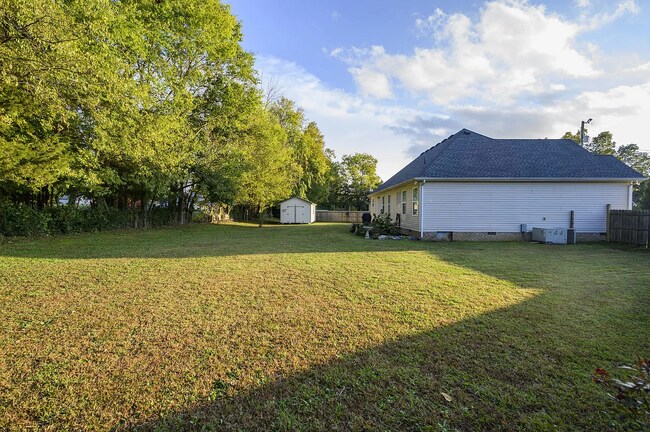 Building Photo - 122 Raven Ct