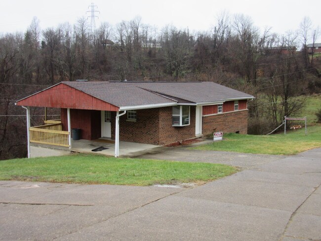 Foto del edificio - 15 Circle Dr