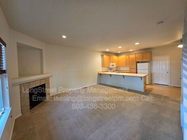 Foto del edificio - 3008 NW Morning Glory Dr