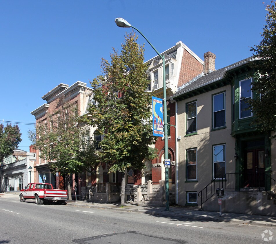 Building Photo - 28-30 E Franklin St
