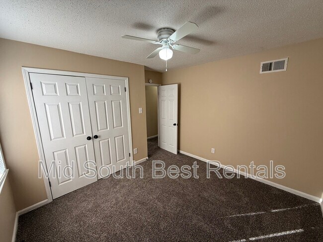 Building Photo - 3582 Edgefield Dr